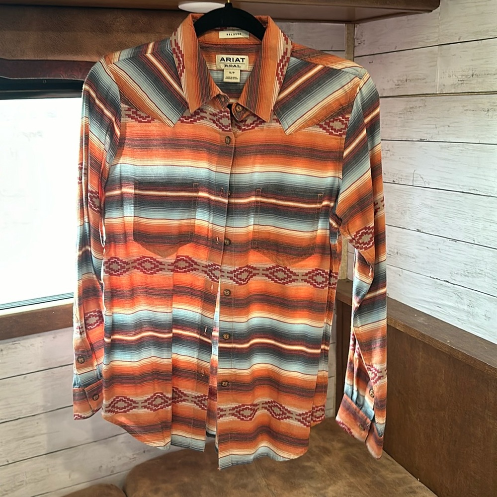Ariat Button Down sz S never worn